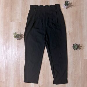 Scalloped High Waist Capri Trousers